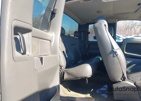 2005 GMC Sierra 1500 Slt from USA, damaged, VIN 2GTEK19T351297649